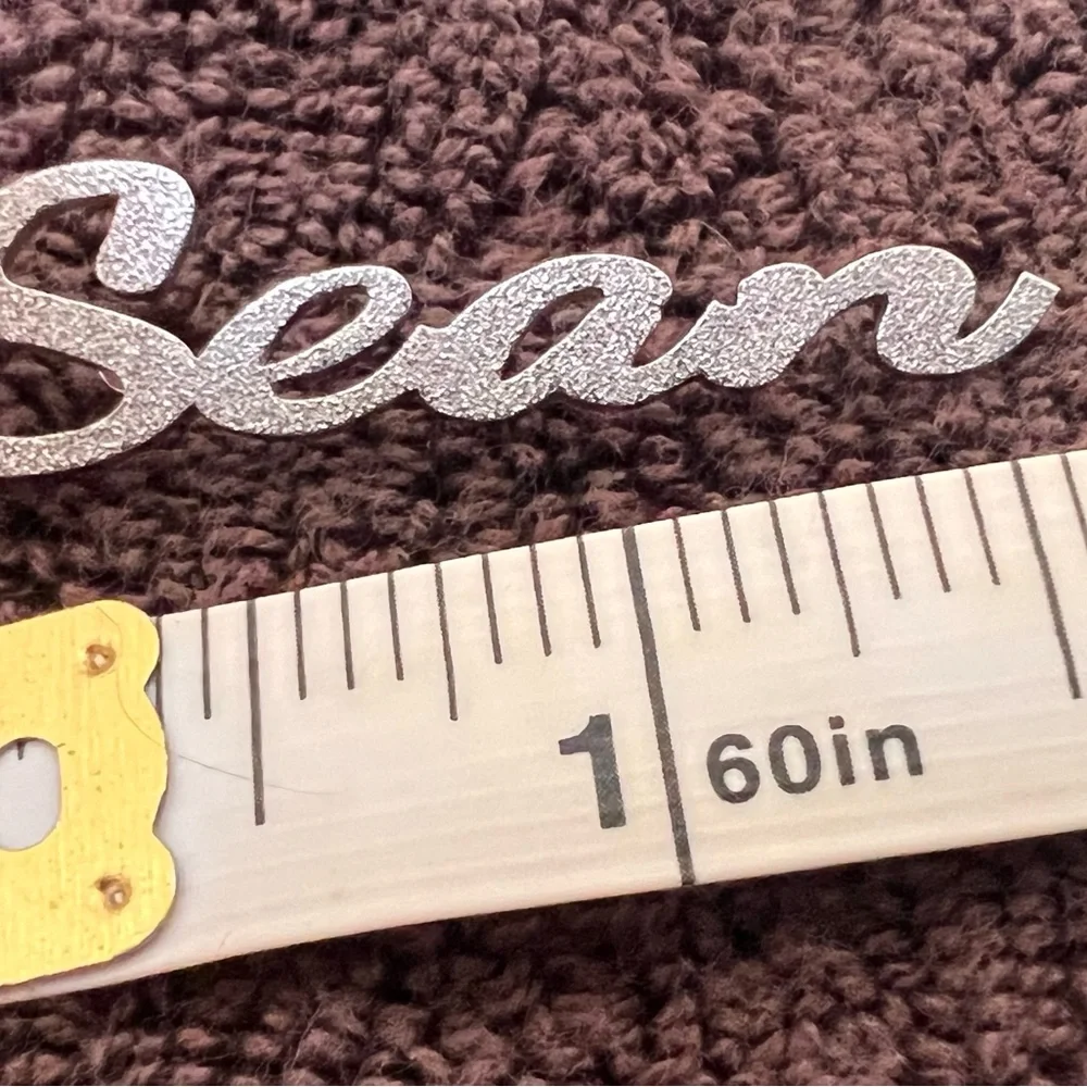 Silver Script 'Sean' Nameplate Pin - Picture 3 of 6